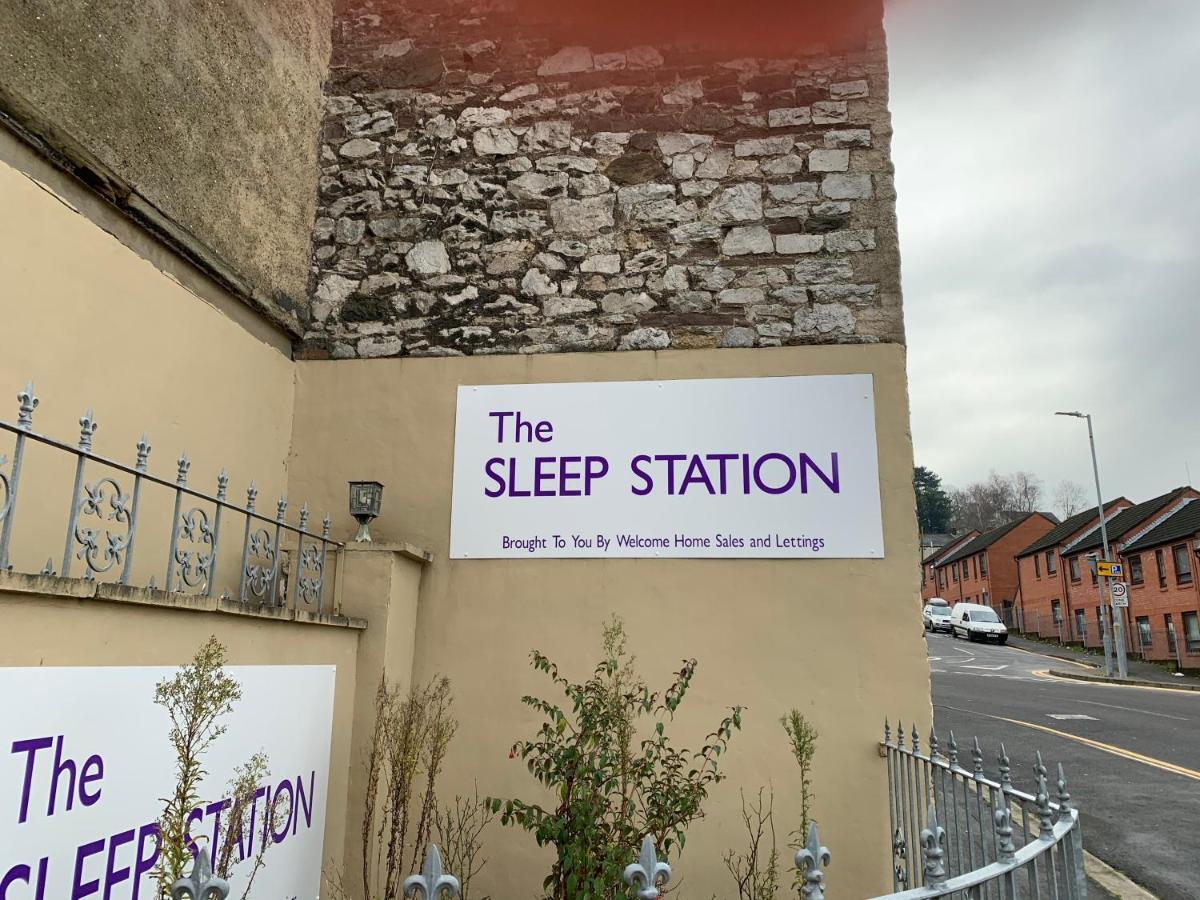 ホテル The Sleep Station Newport エクステリア 写真
