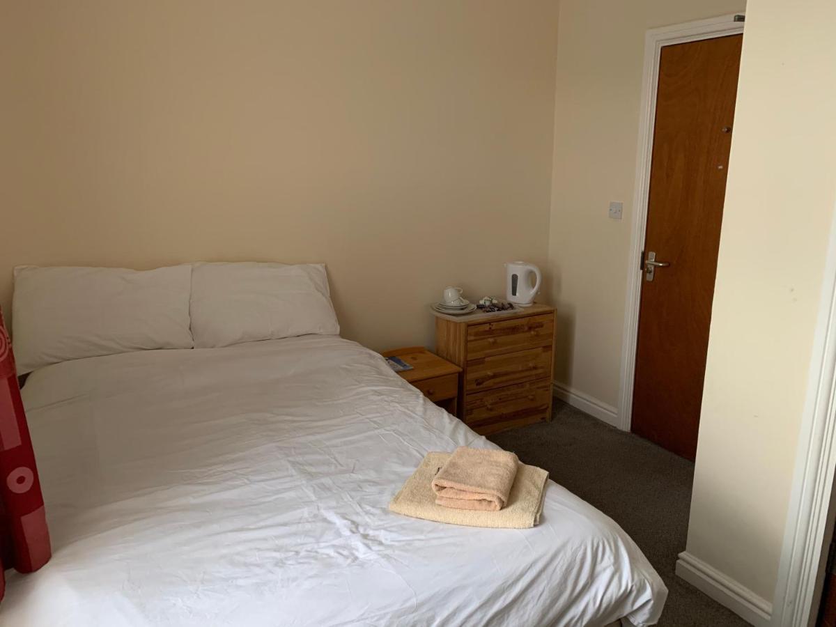 ホテル The Sleep Station Newport エクステリア 写真